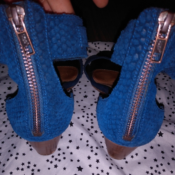 ✨ugg✨ BLUE SUEDE SANDAL - Picture 5 of 8